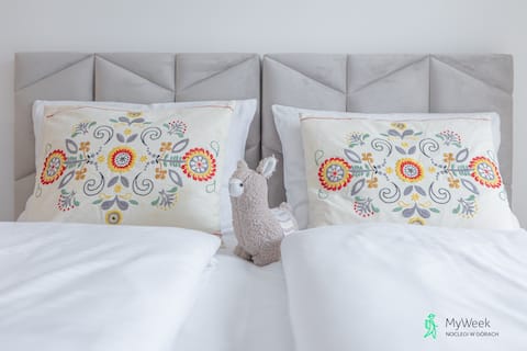 Popular Airbnb listing: Cozy Apartment, Kudowa-Zdrój, MyWeek in Kudowa Zdrój
