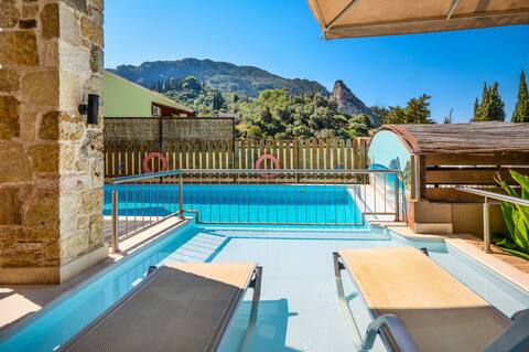 Villa Kadith: Renovated, pool, beach, A/C, WiFi