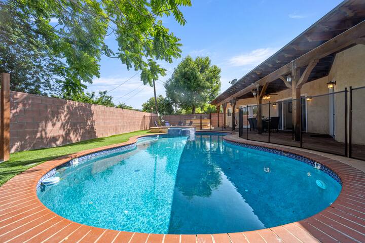 131 South of Blvd Upscale Area, Nice Home Pool-Spa gallery image 3