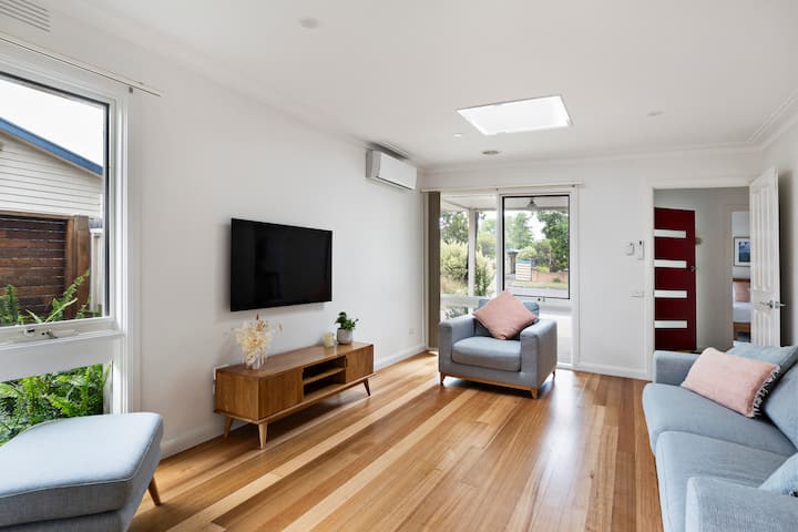 Beachside Holiday Retreat- 8 Minute Walk To Beach - Mornington