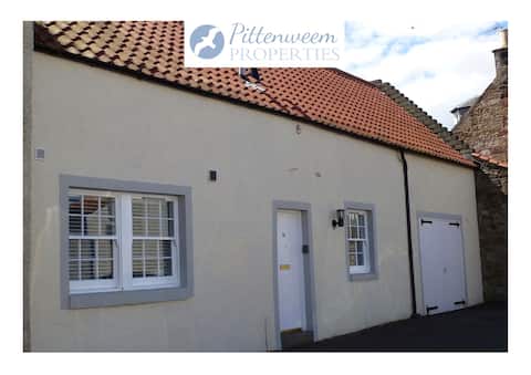Seaglass Cottage-family friendly home in East Neuk