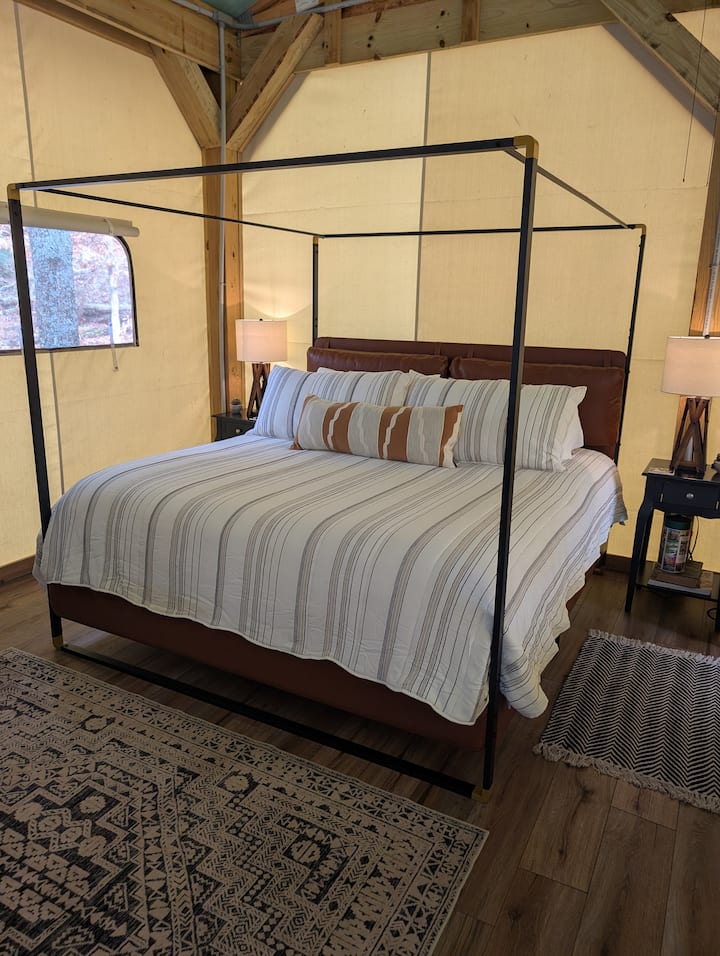 New King size frame sturdy bed