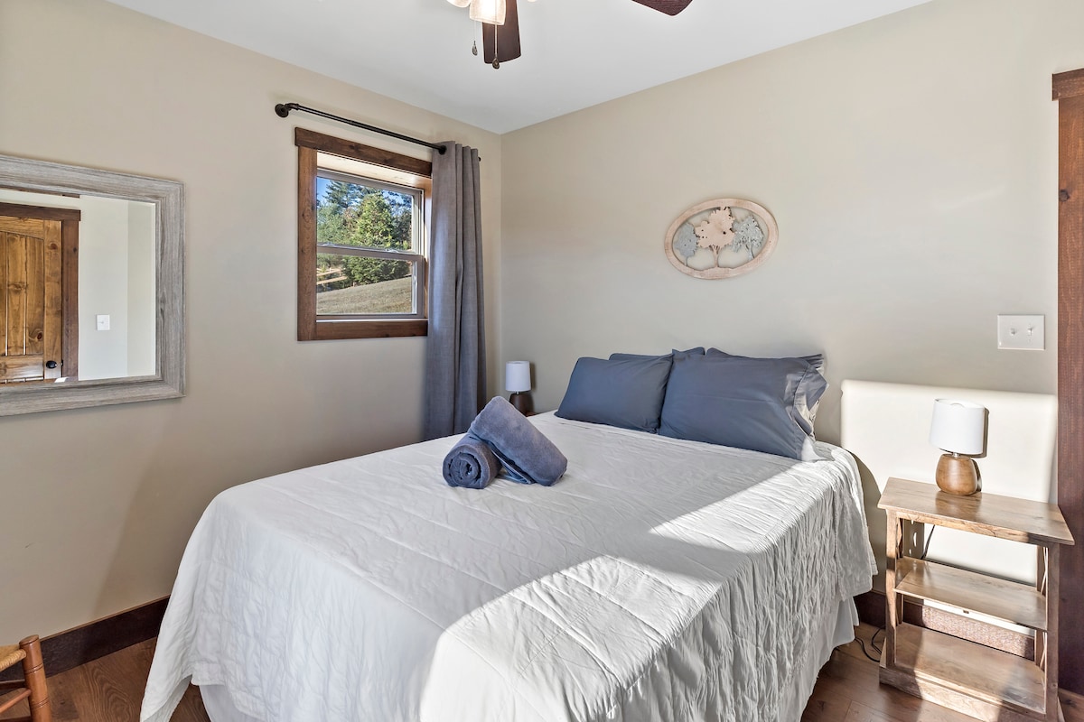 Chambre 4 - Grand lit - située en bas