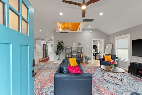 Popular Airbnb listing: Arts District Houston • Gated Parking • EV Charger in Washington Avenue Coalition / Memorial Park