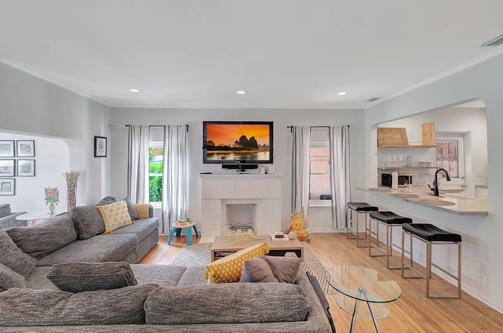 The Coral Gables Experience | Family Home Near Um - Coral Gables