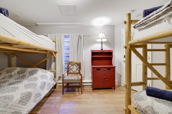 Basement Bunkbeds with 2 Queens and 2 Twins