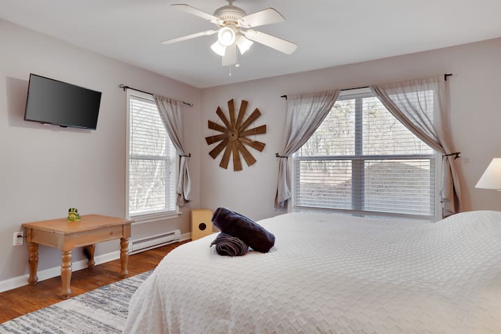 Master King bedroom on the 1st floor