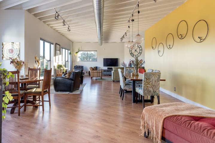 Enlightenment House in Magical Oakland Hills gallery image 3