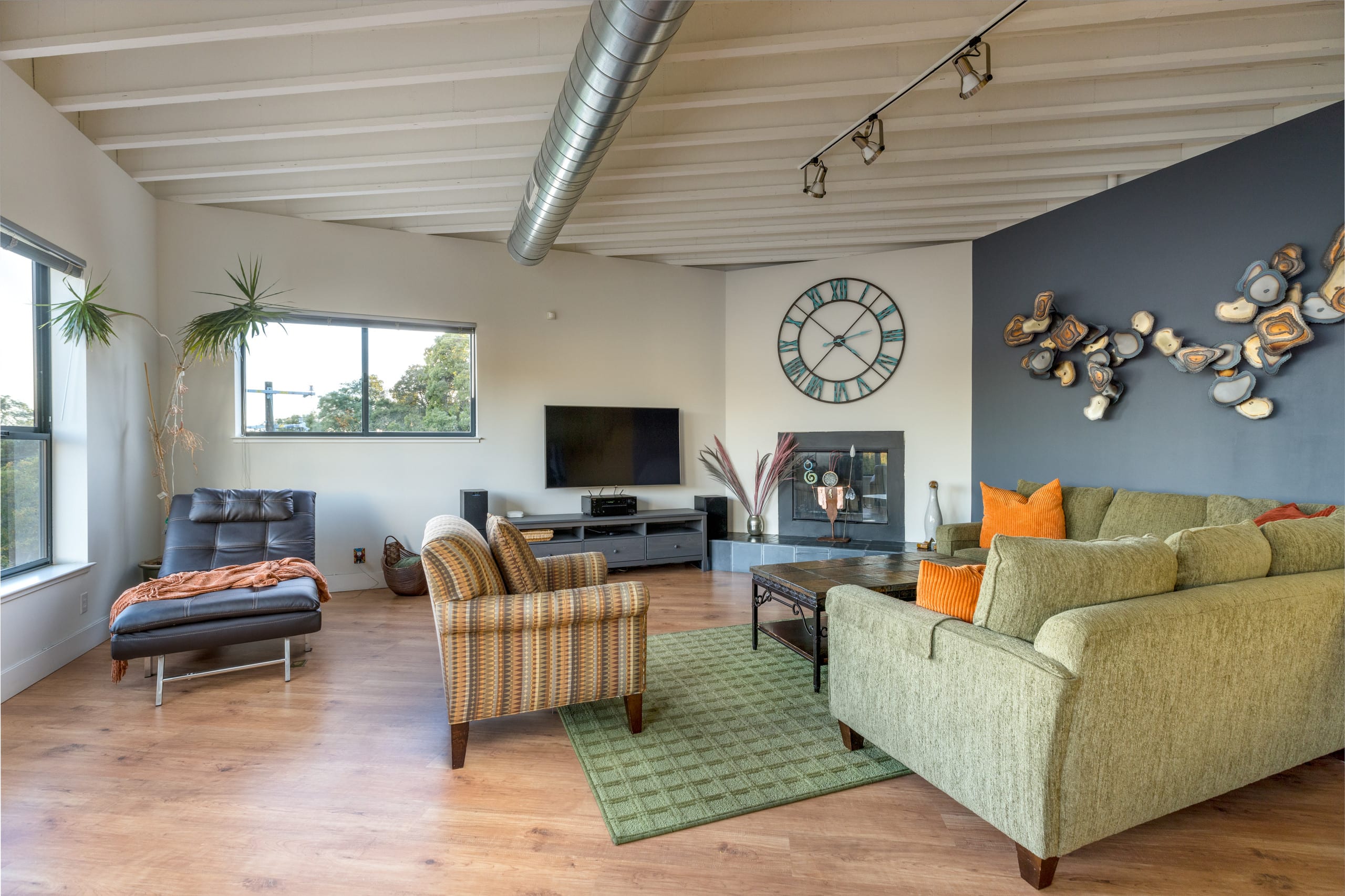 Enlightenment House Hillside Retreat with Views - Photo 6