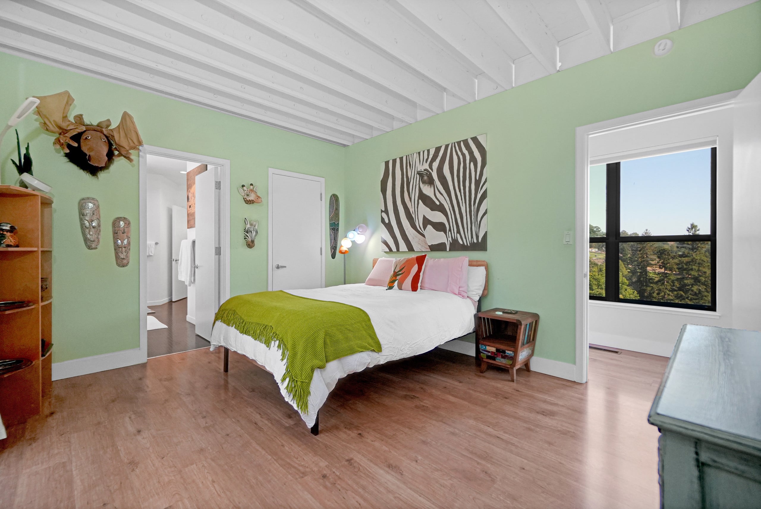 Enlightenment House Hillside Retreat with Views - Photo 36