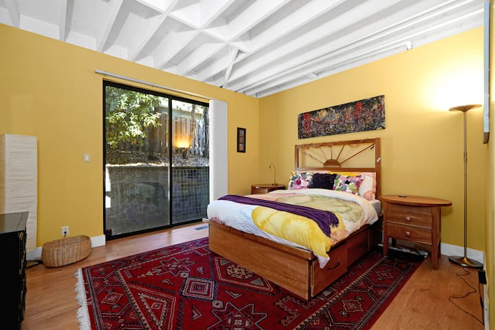 Second bedroom - high end queen mattress (essentia).  Custom furniture.  We call this the San Francisco bedroom - we have a few paintings  of the city.