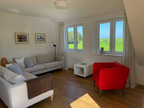 Successful Airbnb property: Lake view apartment in the Emma Arngast vacation home in Friesland