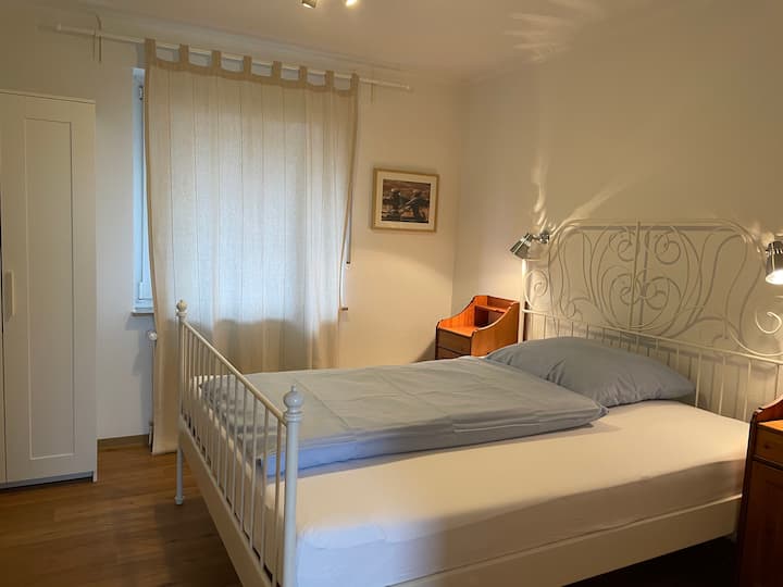 ขนาด 160x200 ซม. ยังเหมาะสำหรับ 2 คน