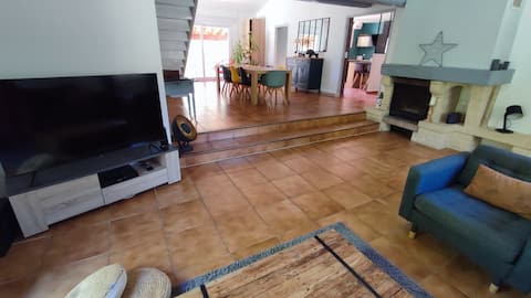 Propriété Airbnb réussie: Peaceful and serene villa on the heights of Nîmes. à Nîmes