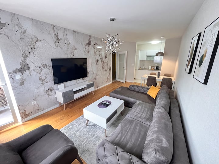 Stylish 2-bedroom Apartment Central Point - Podgorica