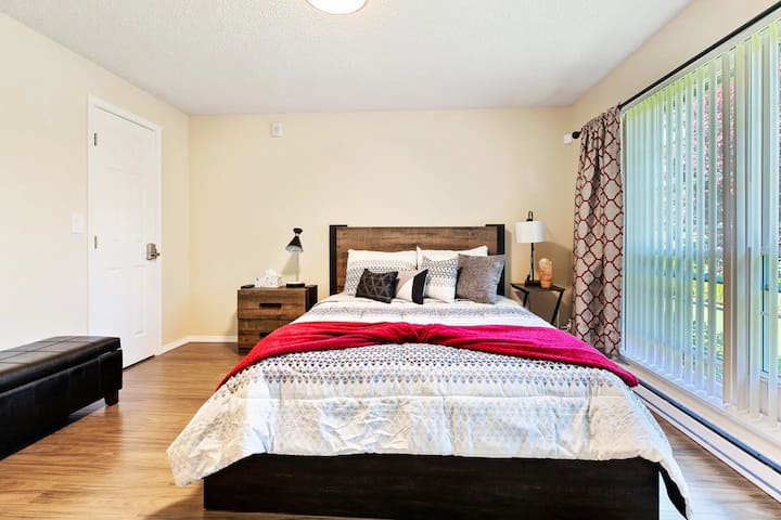 Perfect Private Getaway In Seattle's Southside! - Des Moines, WA