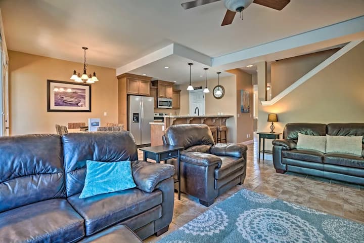 Lakefront Resort Townhome With Kayaks & Gas Grill! - Oroville, WA