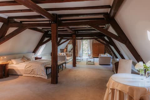Exclusive loft in the Besselich monastery estate