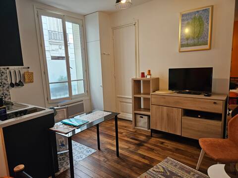 Successful Airbnb property: Nice renovated studio in the heart of the Marais in Paris 4e Arrondissement