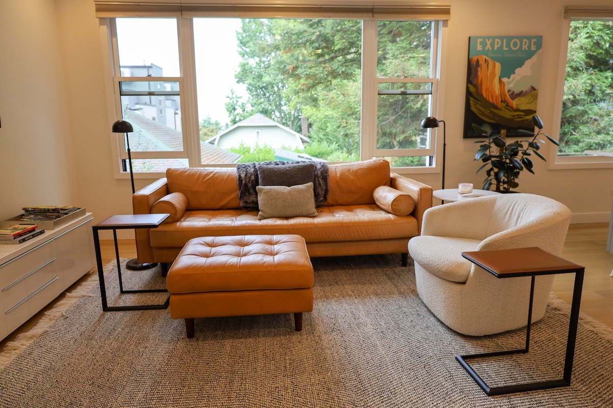Modern Studio