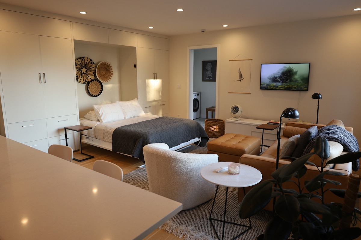 Modern Studio