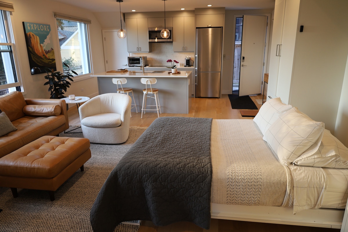 Modern Studio