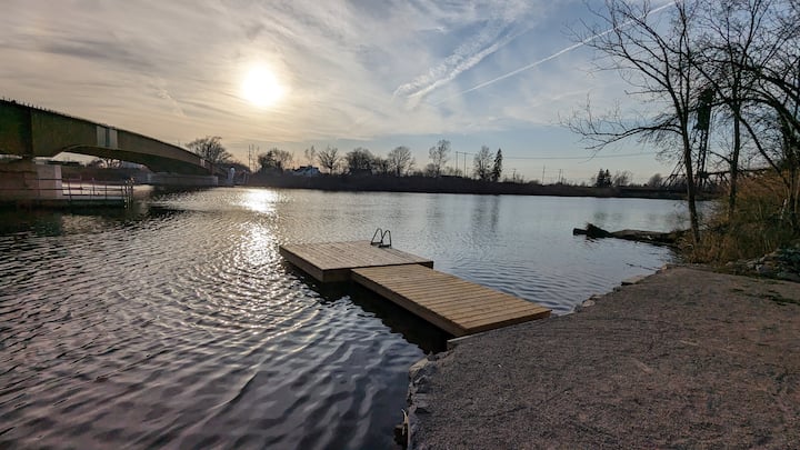 Cottage On The Canal - Port Colborne