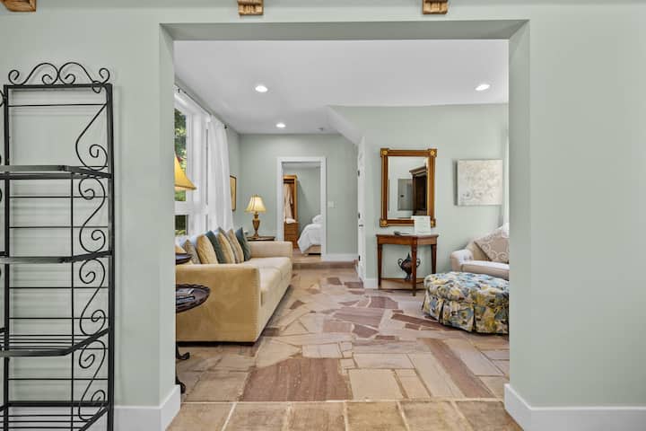 Cottage 1206 (Dog Friendly, 1.5 Miles To Downtown) - Hendersonville, NC