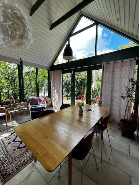 Family home, orangery, a few minutes from Lund C