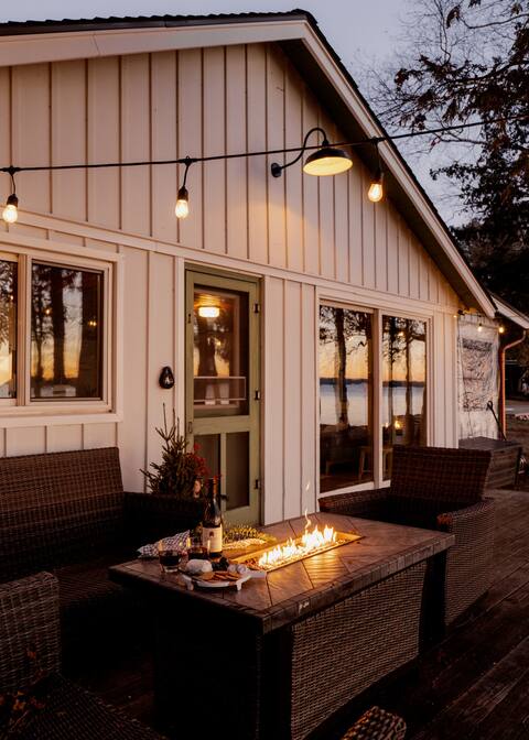 Birch Cottage • Torch Lakefront • Close to Skiing