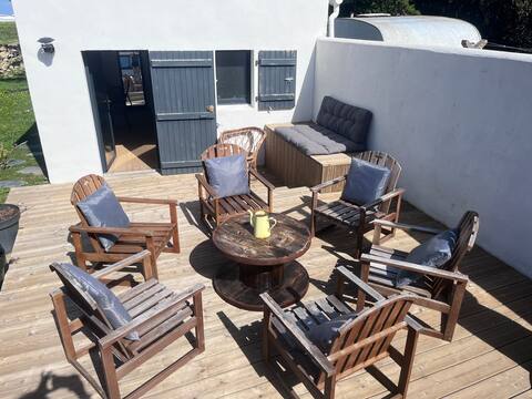 Pleasant blackmoutrine house completely renovated