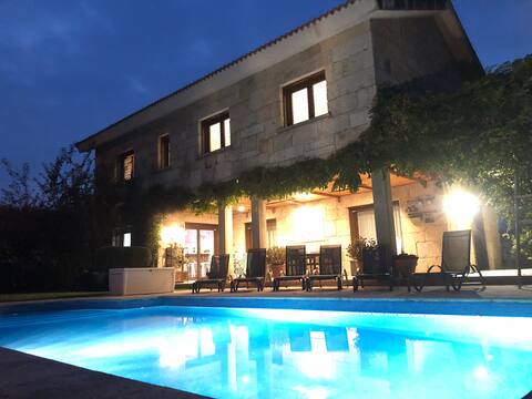 Luxury and relaxation with swimming pool and ocean view