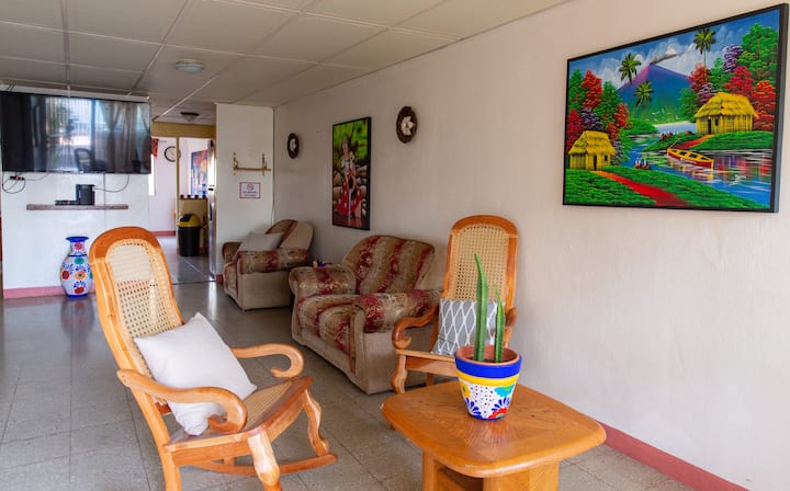 Safe, And Central House Great For Work & Family - Managua