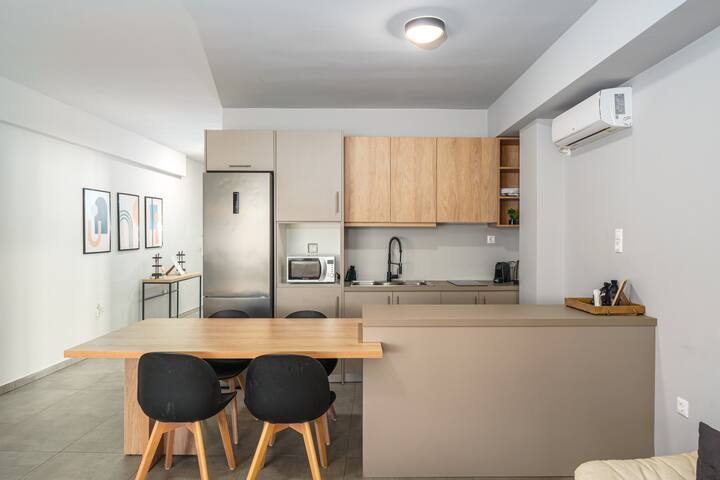 Modern 2 BD Apartment in the Heart of Athens gallery image 3