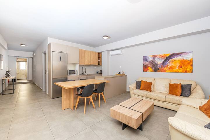 Modern 2 BD Apartment in the Heart of Athens gallery image 2