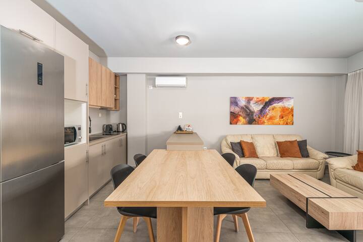 Modern 2 BD Apartment in the Heart of Athens gallery image 4