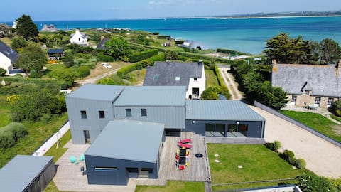 Villa for 14 people, indoor swimming pool, beaches