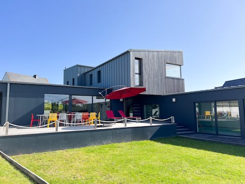 Villa for 14 people, indoor swimming pool, beaches