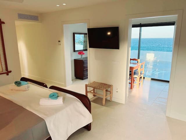 Can Pujades, espectacular primera línea cala d´or. gallery image 4