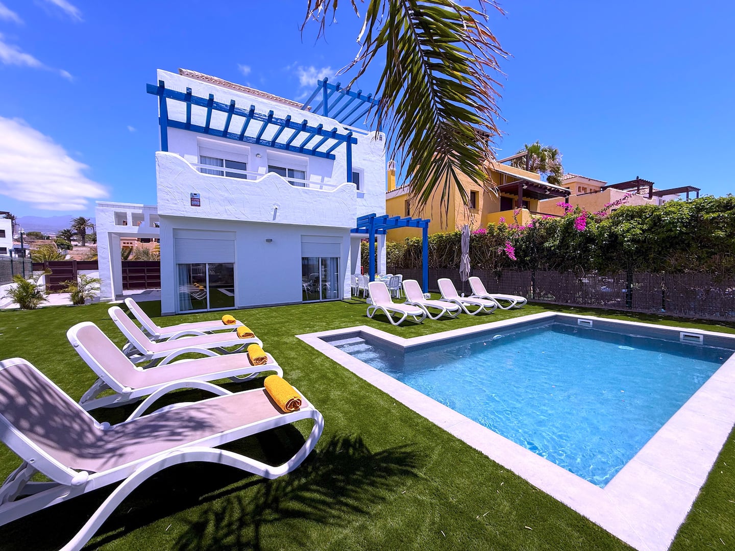 Villa 4 · Red Princess, Amarilla Golf — private pool and garden