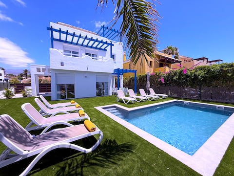 Villa 4 · Red Princess