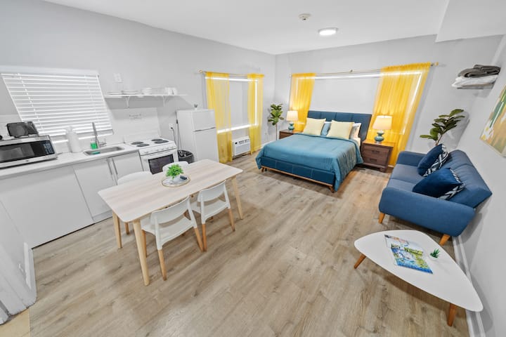 Accessible Studio | Near Beach | Free Perks - Miami Beach, FL