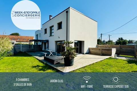 5 bedroom villa between beach and forest
