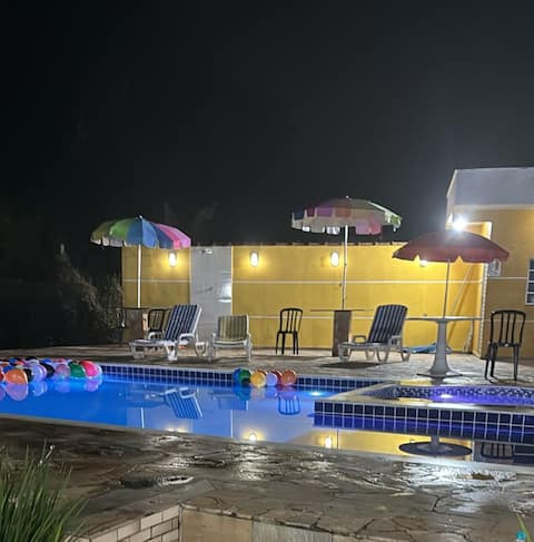 Farm with pool, 4 suites and Wi-Fi.