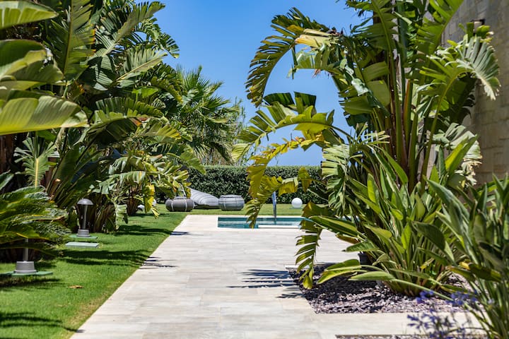 Iniada Villa I- A few meters away from sandy beach gallery image 4