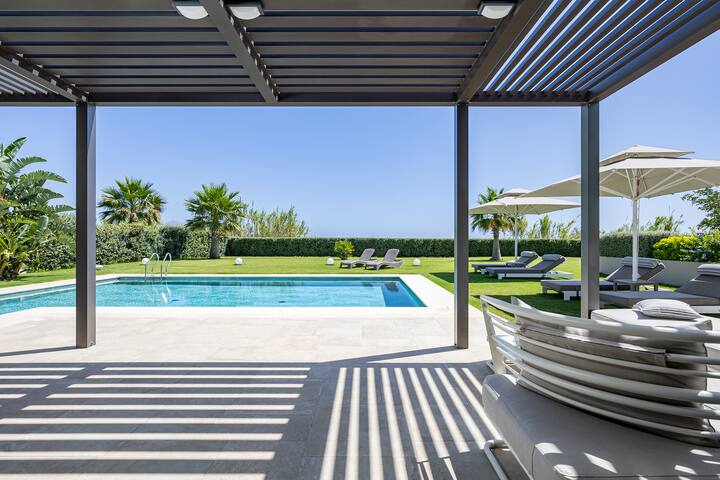 Iniada Villa I- A few meters away from sandy beach gallery image 2