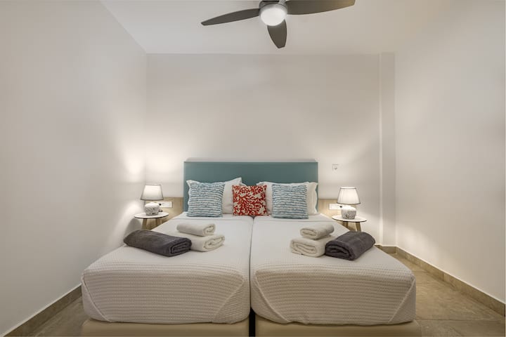 Dormitorio en el piso inferior con camas individuales (0,0 x 2,00 m) que se pueden unir.