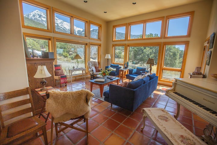 Lovely Home In Crestone (Great Views!) - Crestone, CO