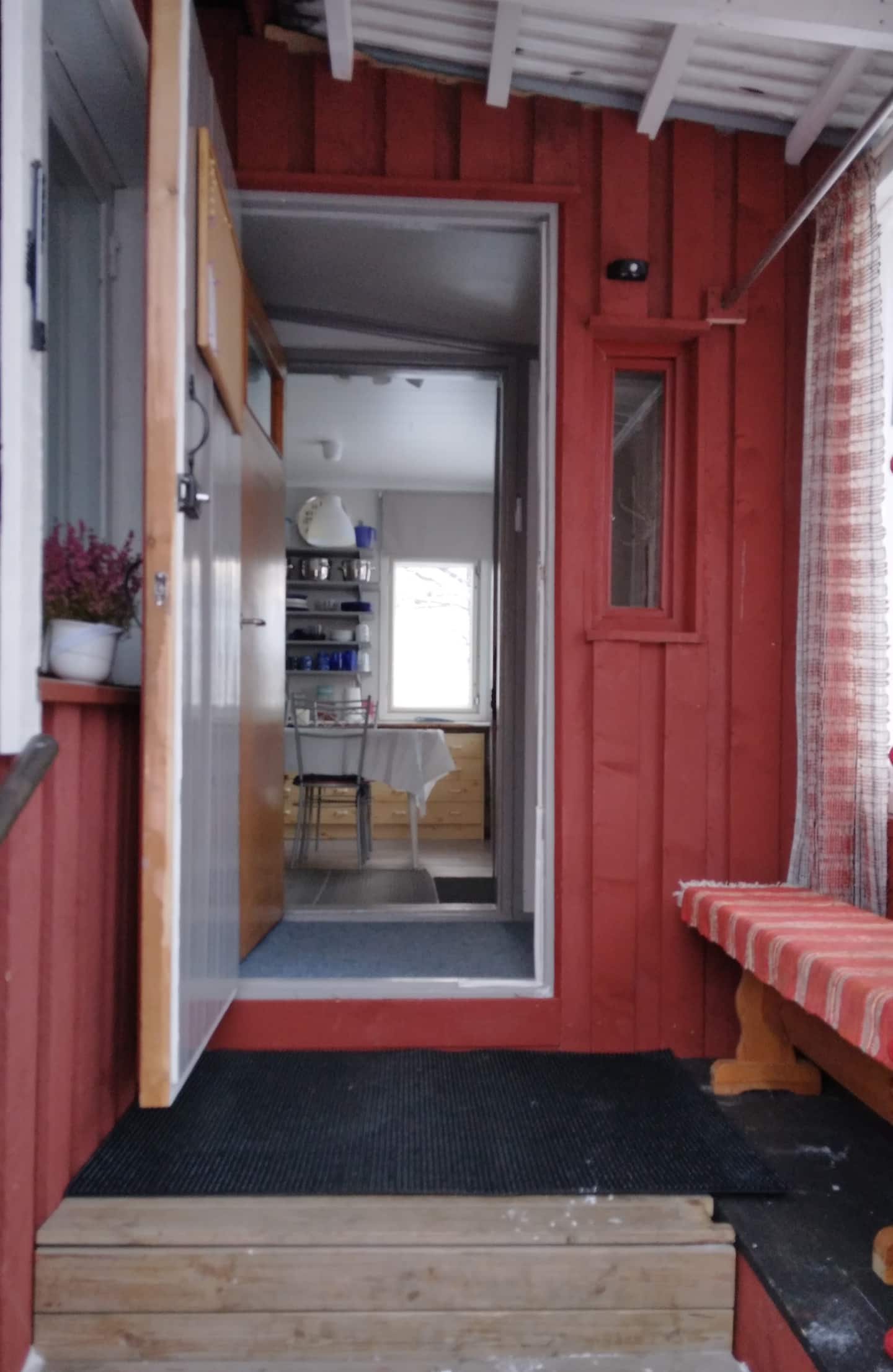 Mummonmökki & Pihasauna Mukavuuksilla 3
