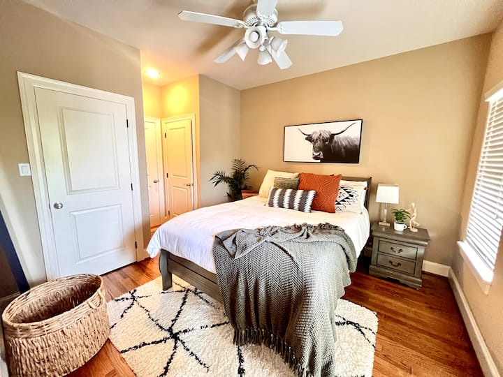 Relax And Restore In The Heart Of Houston Heights - Houston, TX